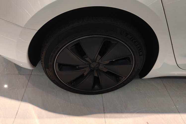 Used Tesla Model 3 2023 Rear-Wheel-Drive Version Right Rear Wheel Hub