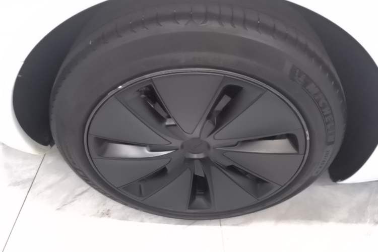 Used Tesla Model 3 2023 Rear-Wheel-Drive Version Right Rear Wheel Hub
