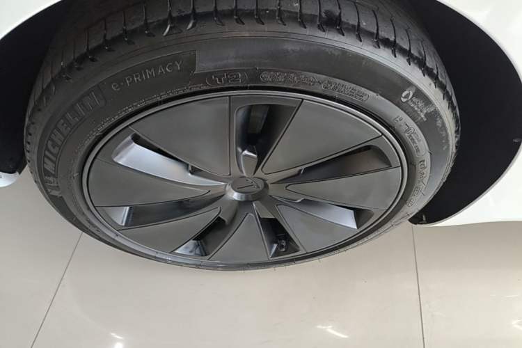 Used Tesla Model 3 2023 Rear-Wheel-Drive Version Right Rear Wheel Hub