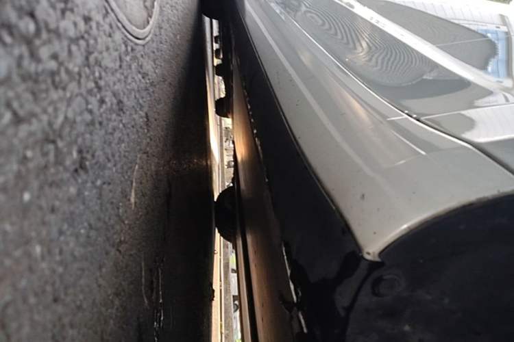 Used Tesla Model 3 2023 Rear-Wheel-Drive Version Right Side Sill