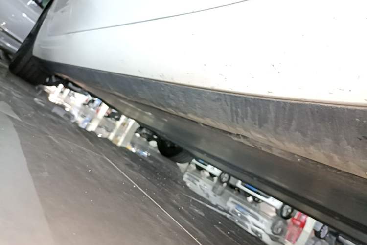 Used Tesla Model 3 2023 Rear-Wheel-Drive Version Right Side Sill