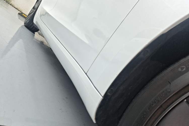 Used Tesla Model 3 2023 Rear-Wheel-Drive Version Right Side Sill
