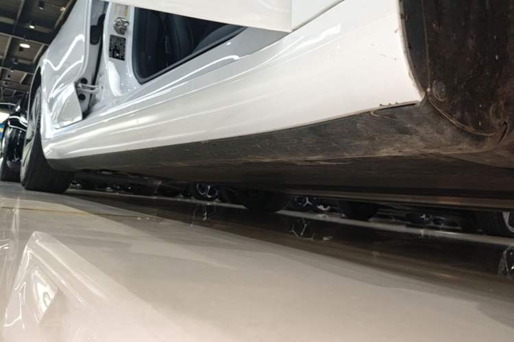 Used Tesla Model 3 2023 Rear-Wheel-Drive Version Right Side Sill