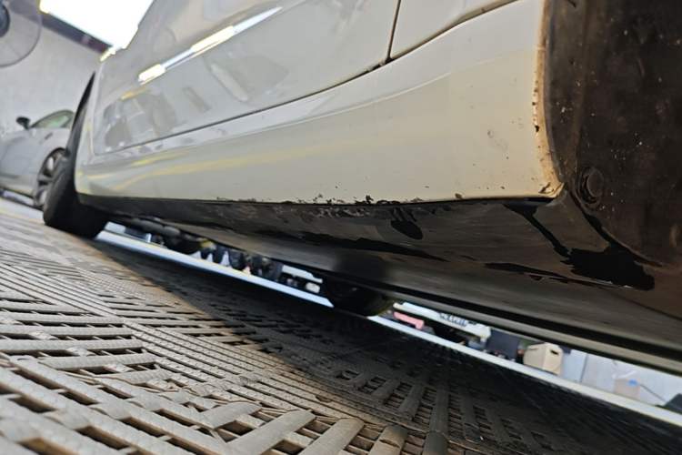 Used Tesla Model 3 2023 Rear-Wheel-Drive Version Right Side Sill