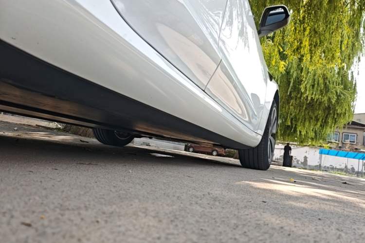 Used Tesla Model 3 2023 Rear-Wheel-Drive Version Right Side Sill