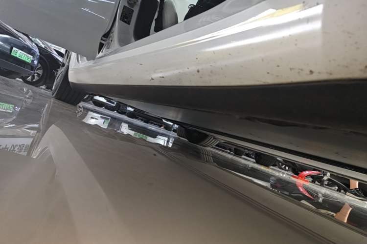 Used Tesla Model 3 2023 Rear-Wheel-Drive Version Right Side Sill