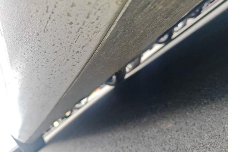 Used Tesla Model 3 2023 Long-Range All-Wheel-Drive Version Right Side Sill
