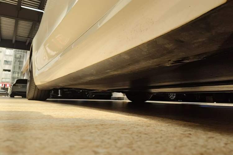 Used Tesla Model 3 2023 Rear-Wheel-Drive Version Right Side Sill
