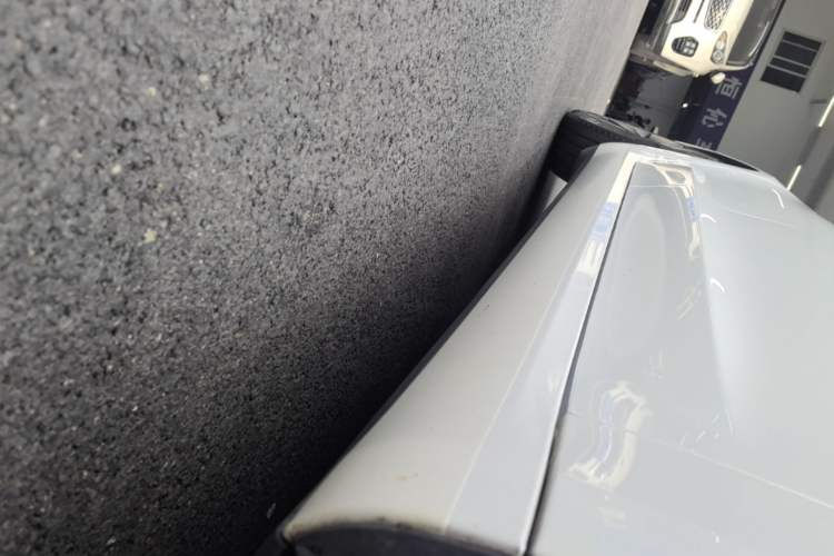 Used Tesla Model 3 2023 Rear-Wheel-Drive Version Right Side Sill