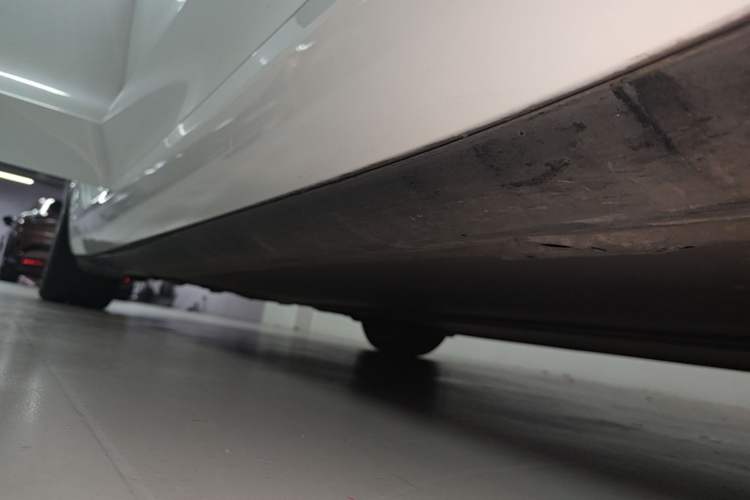 Used Tesla Model 3 2023 Rear-Wheel-Drive Version Right Side Sill
