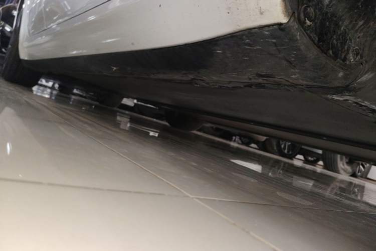 Used Tesla Model 3 2023 Rear-Wheel-Drive Version Right Side Sill