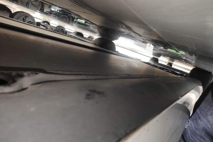 Used Tesla Model 3 2023 Rear-Wheel-Drive Version Right Side Sill