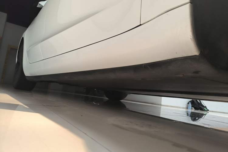 Used Tesla Model 3 2023 Rear-Wheel-Drive Version Right Side Sill