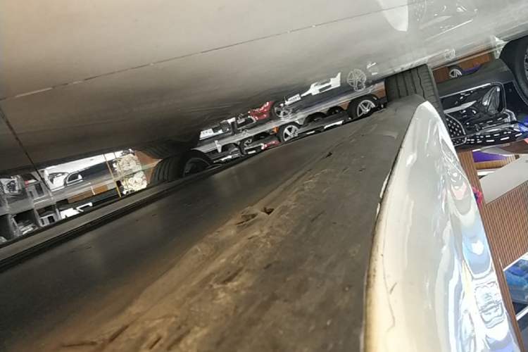 Used Tesla Model 3 2023 Long-Range All-Wheel-Drive Version Right Side Sill