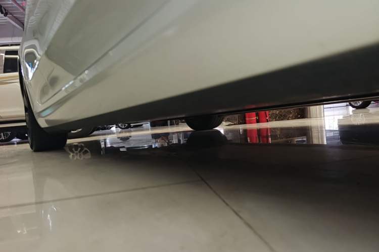 Used Tesla Model 3 2023 Rear-Wheel-Drive Version Right Side Sill