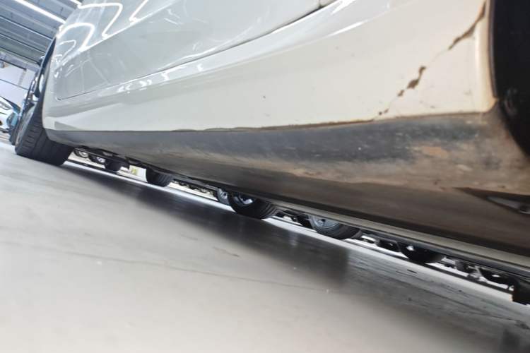 Used Tesla Model 3 2023 Rear-Wheel-Drive Version Right Side Sill