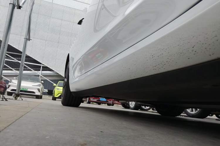 Used Tesla Model 3 2023 Rear-Wheel-Drive Version Right Side Sill