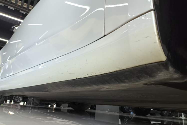 Used Tesla Model 3 2023 Rear-Wheel-Drive Version Right Side Sill