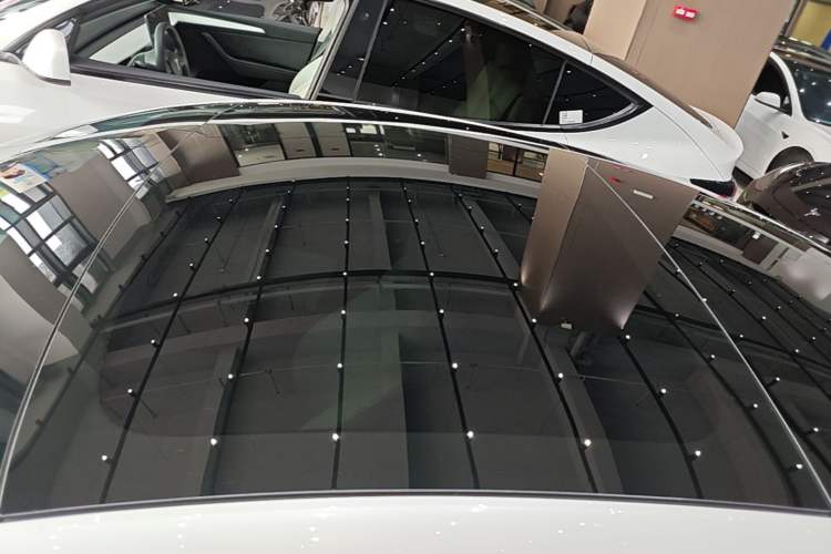 Used Tesla Model 3 2023 Long-Range All-Wheel-Drive Version Roof