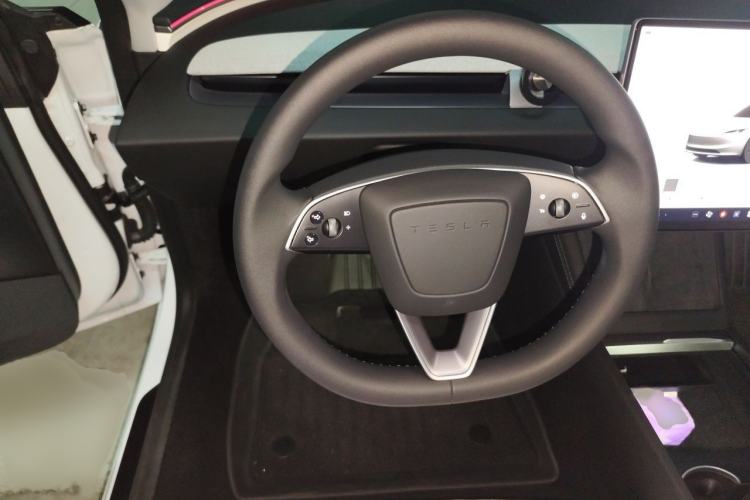 Used Tesla Model 3 2023 Long-Range All-Wheel-Drive Version Steering Wheel