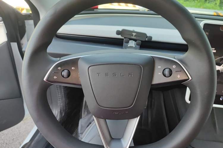 Used Tesla Model 3 2023 Rear-Wheel-Drive Version Steering Wheel