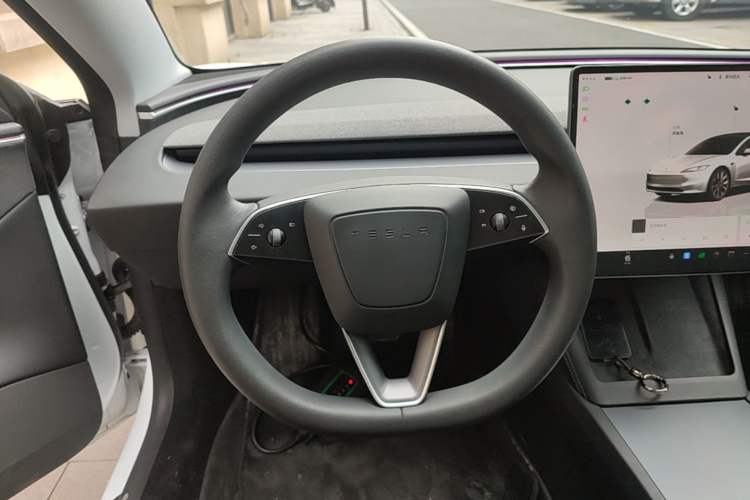 Used Tesla Model 3 2023 Long-Range All-Wheel-Drive Version Steering Wheel