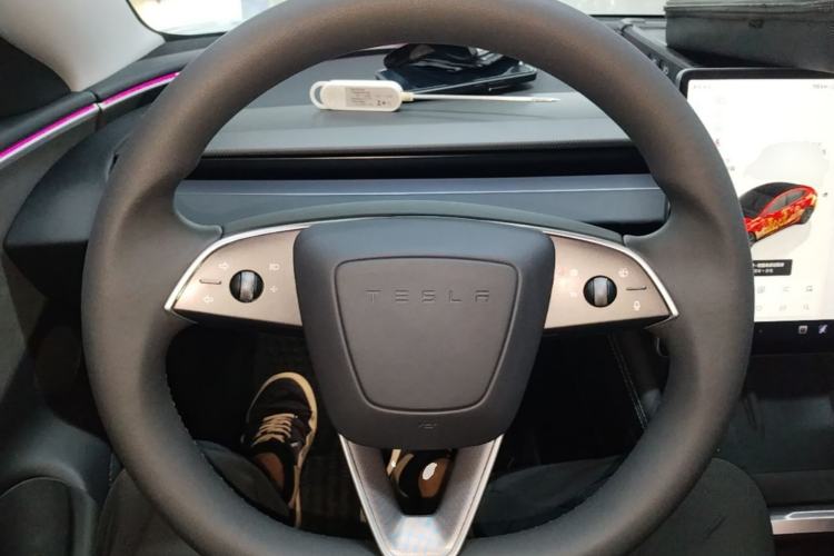 Used Tesla Model 3 2023 Long-Range All-Wheel-Drive Version Steering Wheel
