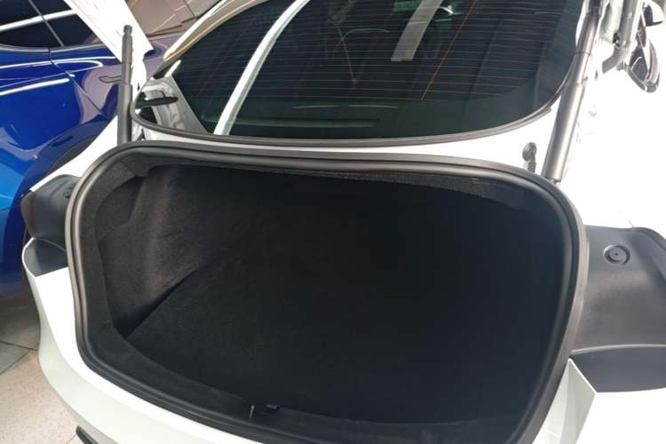 Used Tesla Model 3 2023 Rear-Wheel-Drive Version Trunk