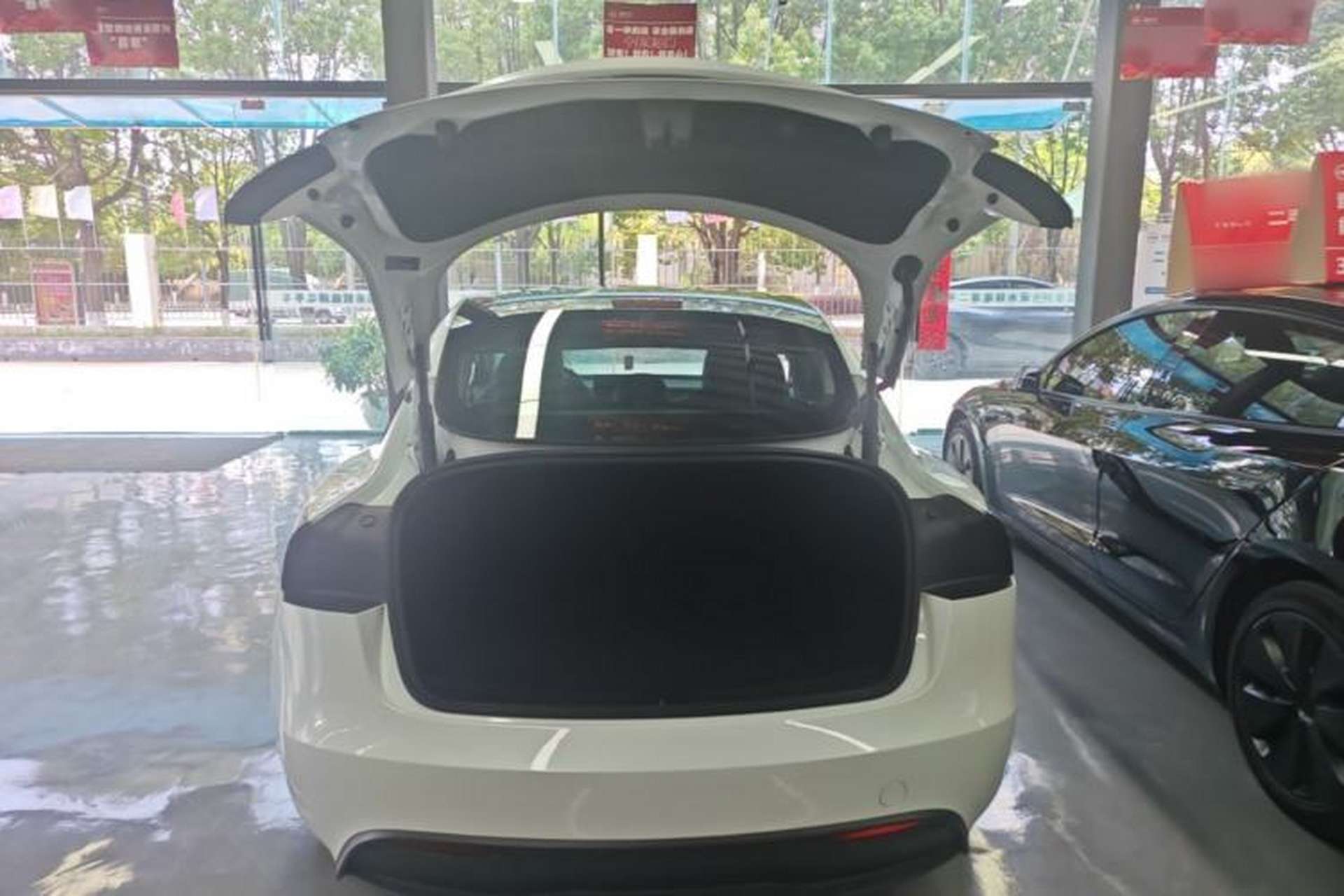 Used Tesla Model 3 2023 Rear-Wheel-Drive Version Trunk