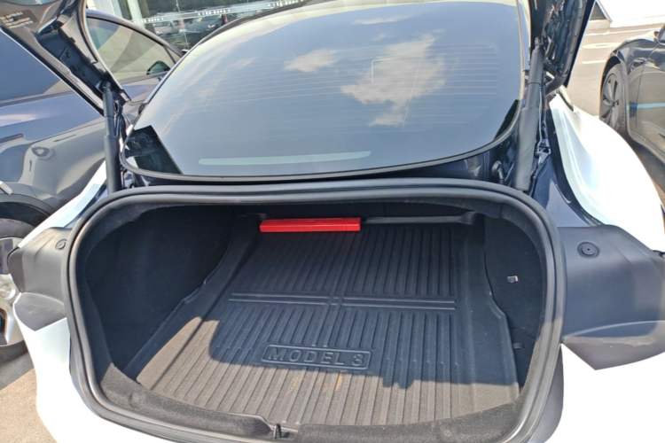 Used Tesla Model 3 2023 Long-Range All-Wheel-Drive Version Trunk