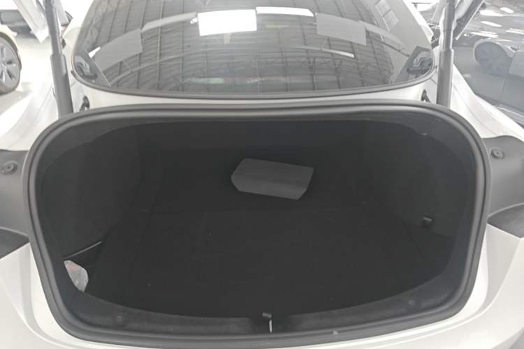 Used Tesla Model 3 2023 Long-Range All-Wheel-Drive Version Trunk