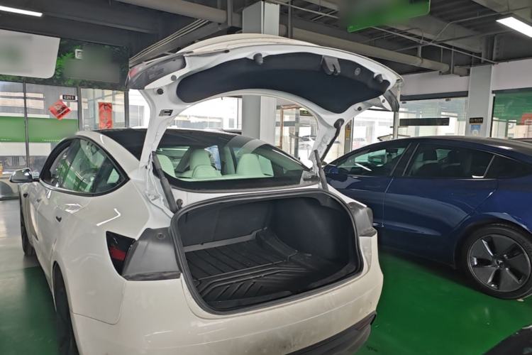 Used Tesla Model 3 2023 Rear-Wheel-Drive Version Trunk