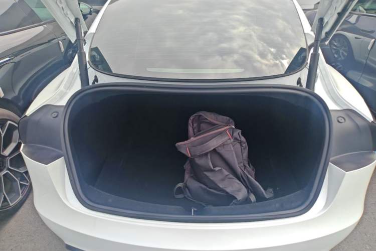 Used Tesla Model 3 2023 Long-Range All-Wheel-Drive Version Trunk