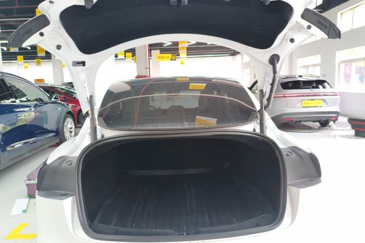 Used Tesla Model 3 2023 Long-Range All-Wheel-Drive Version Trunk
