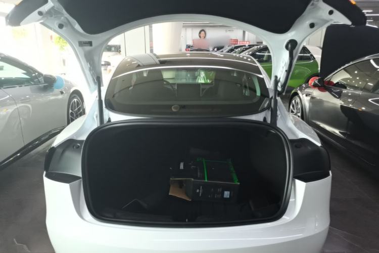 Used Tesla Model 3 2023 Long-Range All-Wheel-Drive Version Trunk