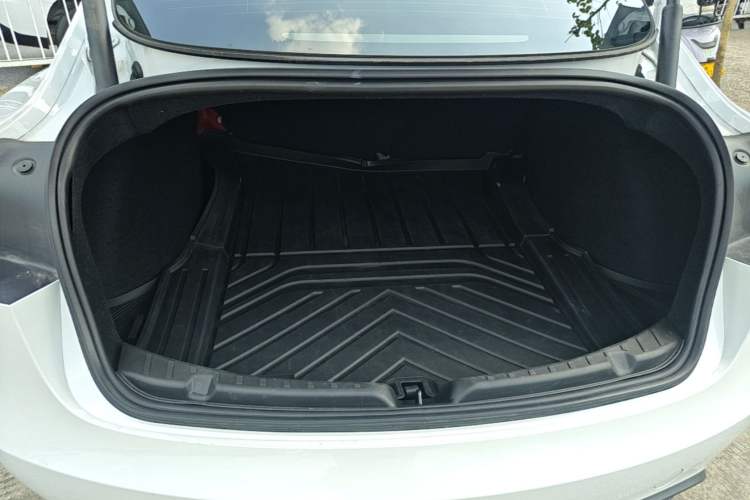 Used Tesla Model 3 2023 Long-Range All-Wheel-Drive Version Trunk