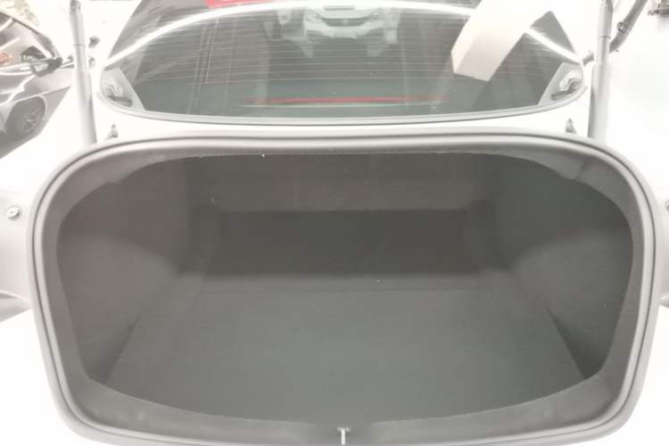 Used Tesla Model 3 2023 Rear-Wheel-Drive Version Trunk