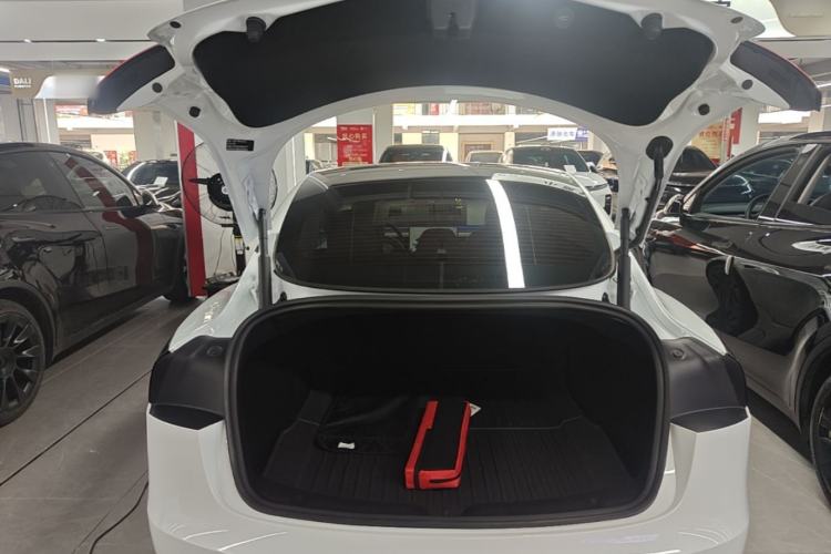 Used Tesla Model 3 2023 Rear-Wheel-Drive Version Trunk