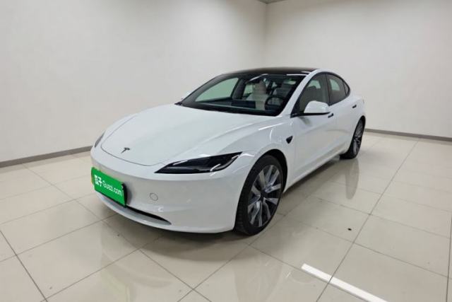 Ojetý Tesla Model 3 2023 Rear-Wheel-Drive Version