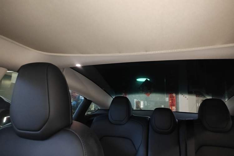 Used Tesla Model 3 2023 Rear-Wheel-Drive Version Headliner