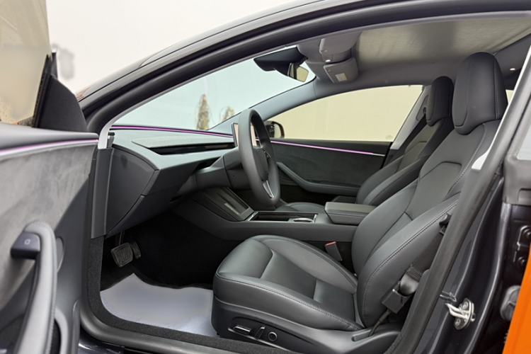 Used Tesla Model 3 2023 Long-Range All-Wheel-Drive Version Interior 2