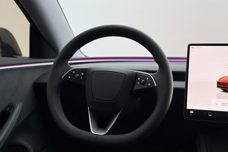 Used Tesla Model 3 2023 Long-Range All-Wheel-Drive Version Interior 3
