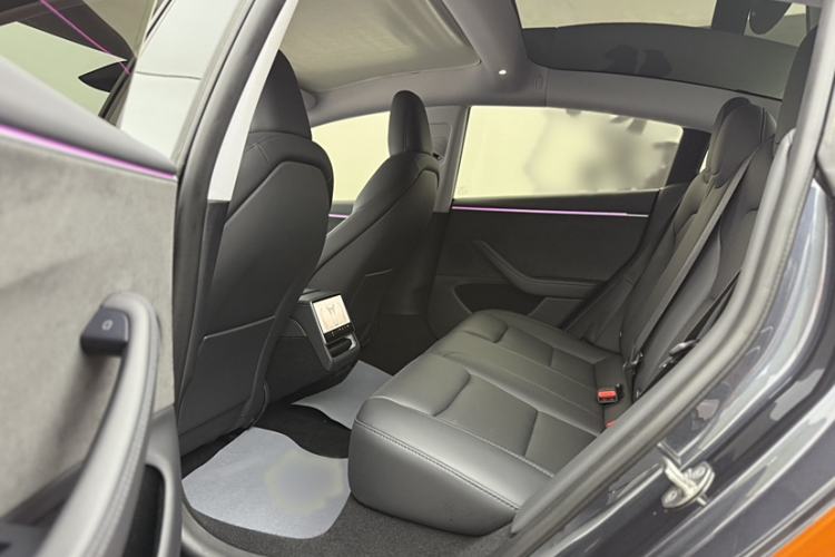 Used Tesla Model 3 2023 Long-Range All-Wheel-Drive Version Interior 4