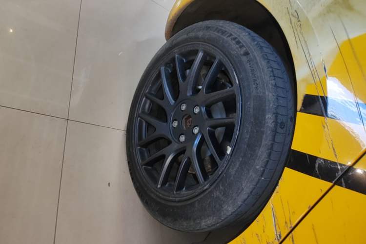 Used Tesla Model 3 2023 Rear-Wheel-Drive Version Right Rear Wheel Hub