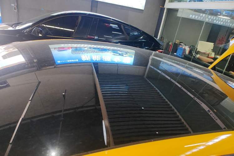 Used Tesla Model 3 2023 Rear-Wheel-Drive Version Roof