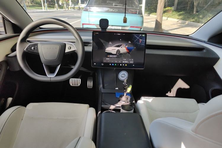 Used Tesla Model 3 2024 High-Performance All-Wheel-Drive Version Center Console