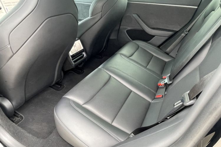 Used Tesla Model 3 2024 High-Performance All-Wheel-Drive Version Interior 3