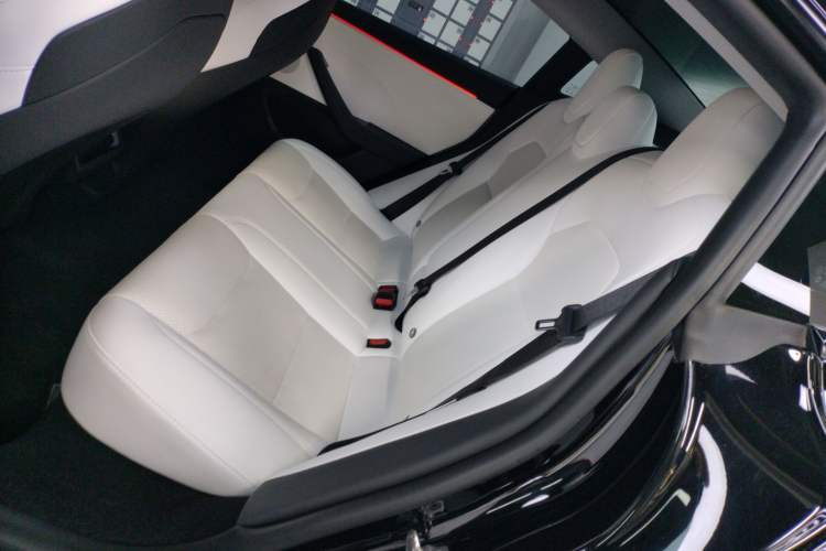 Used Tesla Model 3 2024 High-Performance All-Wheel-Drive Version Left Rear Seat