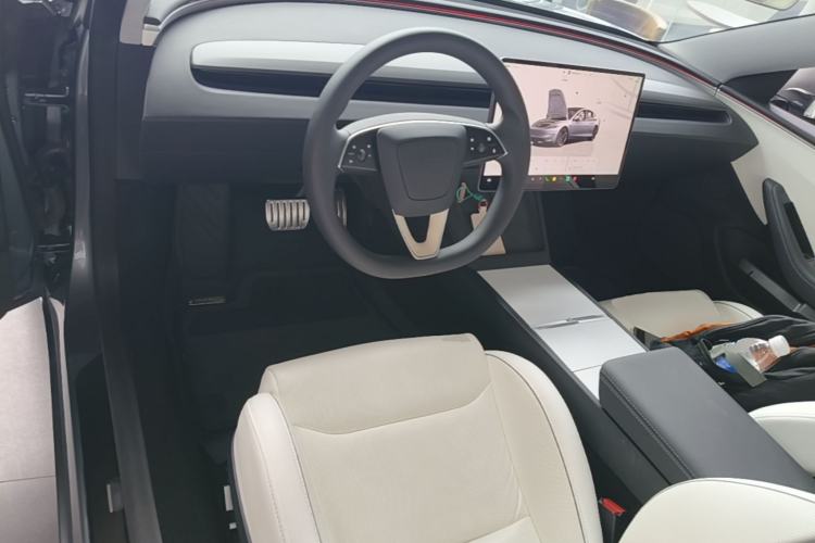 Used Tesla Model 3 2024 High-Performance All-Wheel-Drive Version Center Console