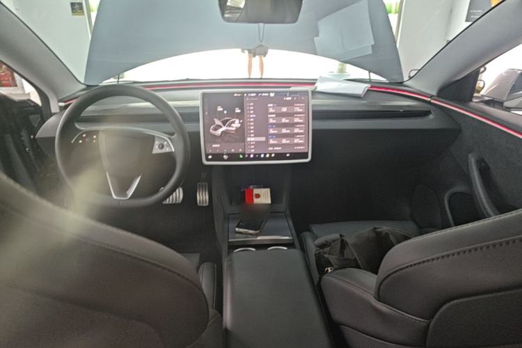 Used Tesla Model 3 2024 High-Performance All-Wheel-Drive Version Center Console